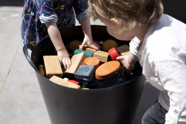 Wasserspielzeug-Bathtub-toy-cork-toy