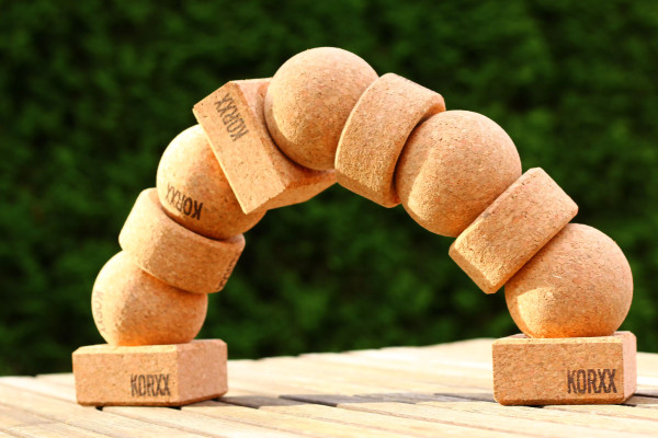 stacking-balancing-tower-cork-spheres